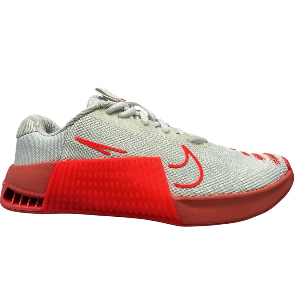 Nike Metcon 9 Premium White/Bright Crimson DZ2537-107 Women Size 8  No Box